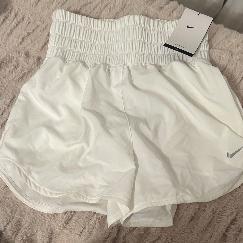 NWT Nike Women's One Dri-FIT Ultra High-Waisted 3" Brief-Lined Shorts